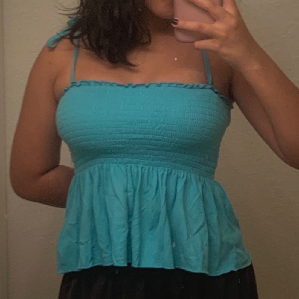 Teal colored self strapped crop top !